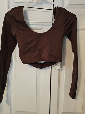 AS REVIVAL Long-Sleeve Scoop Neck Crop Top in Brown